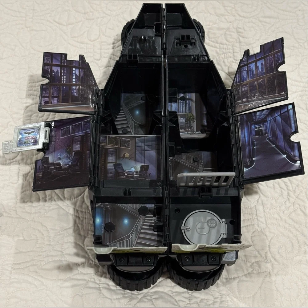 Batman The Dark Knight Battle Stations Batmobile Tumbler Transforming Playset
